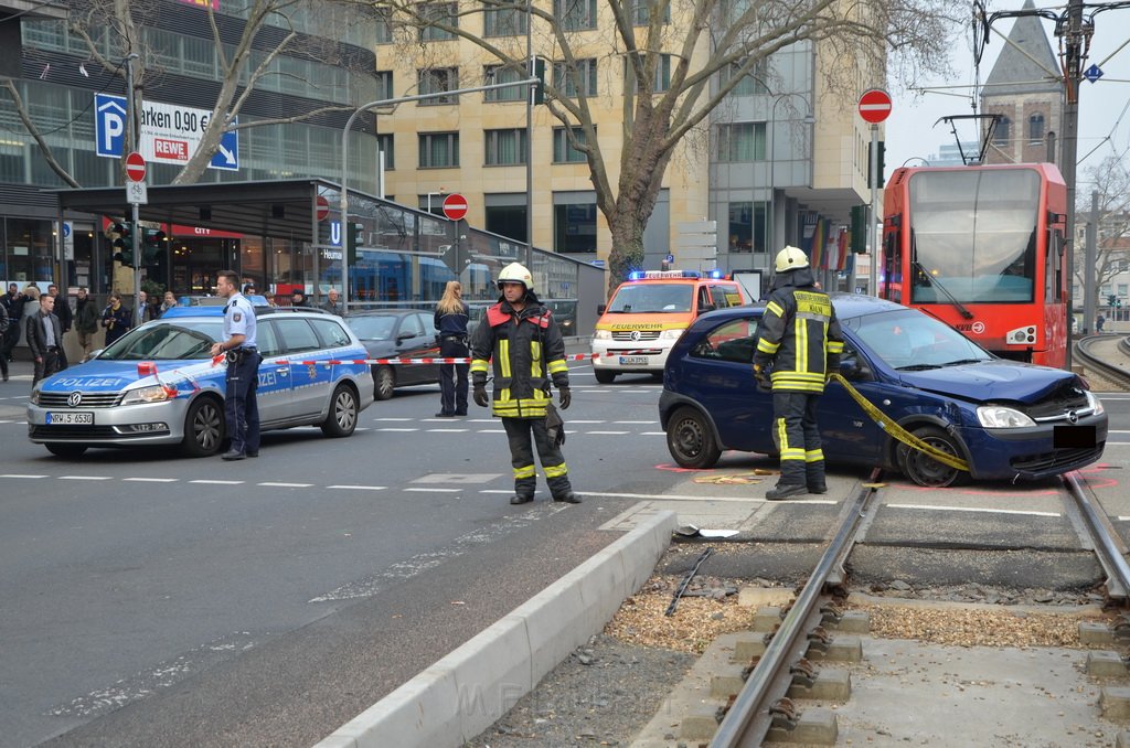 VU PKW Strab Koeln Mitte Pipinenstr Hohestr P075.JPG - Miklos Laubert